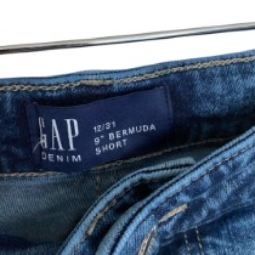 Classic Light Blue Denim Bermuda Shorts - Women - Picture 3 of 4
